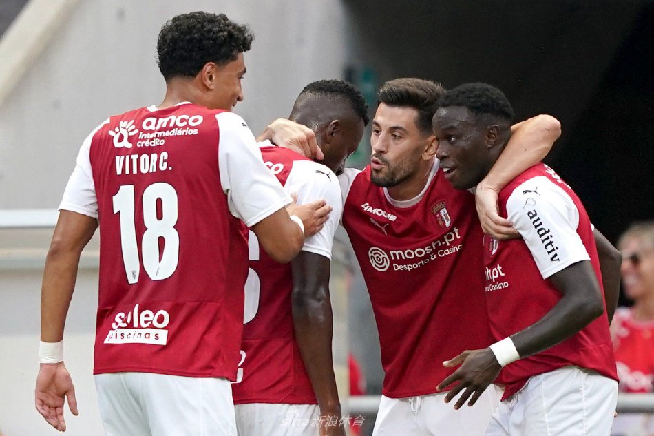 层与教练们 层与教练们