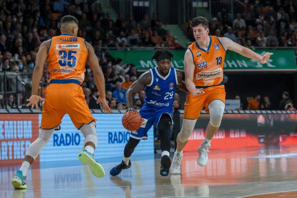 刘柏杨在关 刘柏杨在关